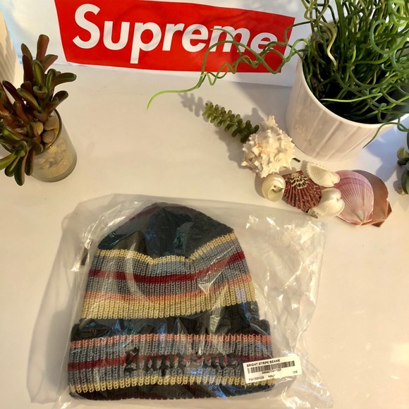 💯AUTHENTIC NWT RARE SUPREME BRIGHT STRIPE BEANIE-Navy! - Picture 2 of 8